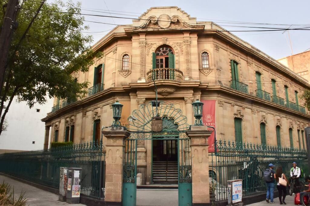 Spacious & Bright In Beautiful Colonia Roma * Mexico City